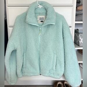 American Eagle fuzzy Sherpa full zip jacket. Size XS/S